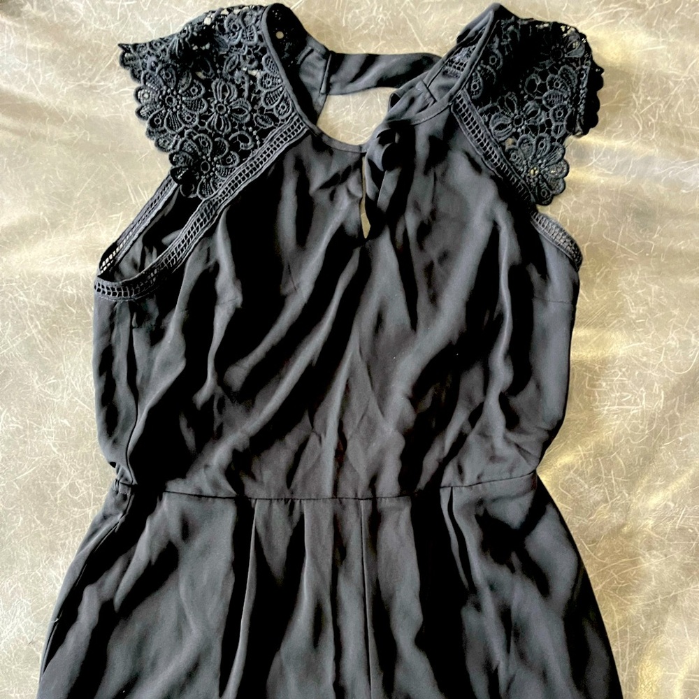 EXPRESS brand lined romper, size 8, tie back, lace shoulders/legs. Worn once